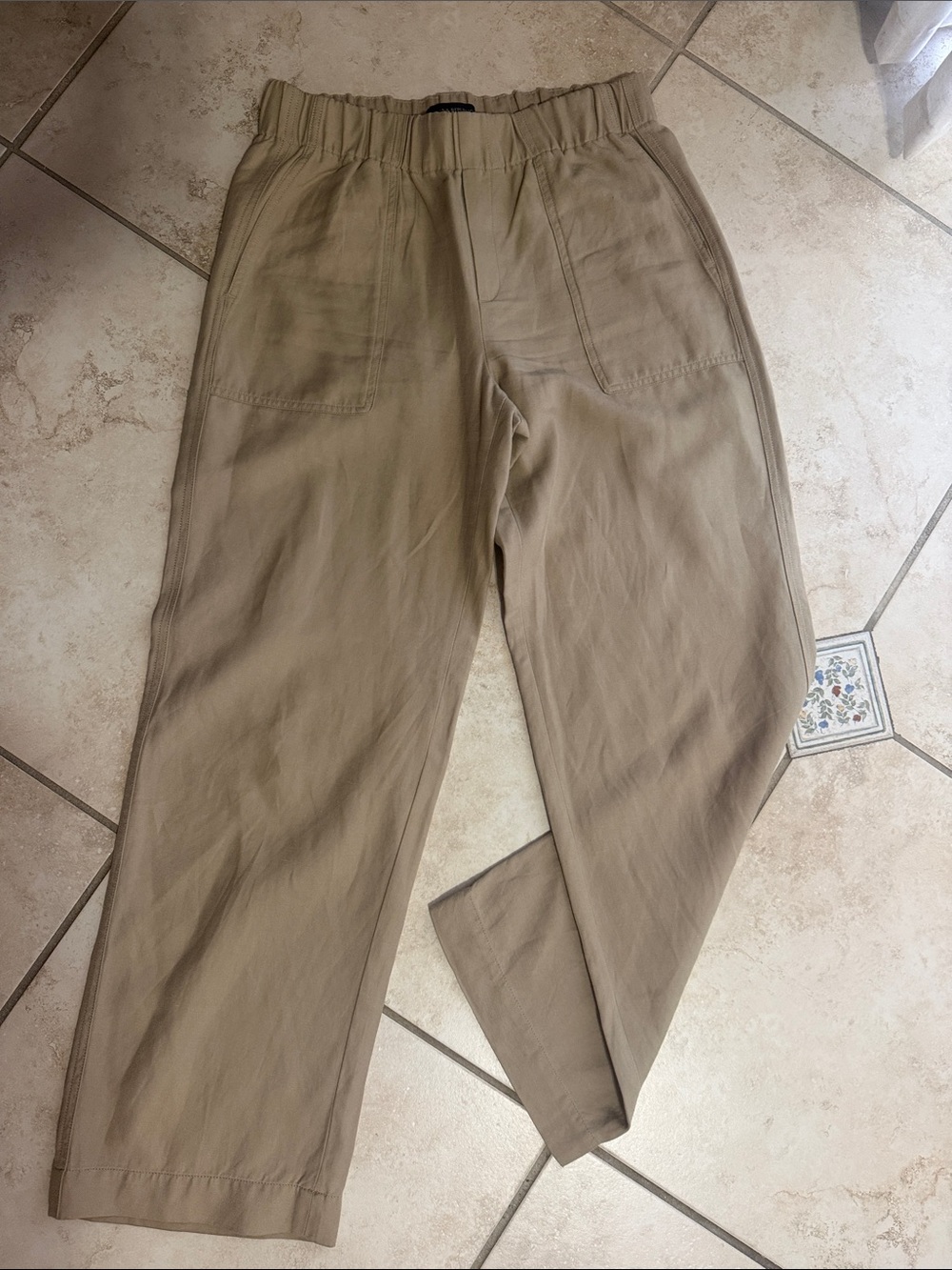 Banana Republic Women’s Pants in Light Brown